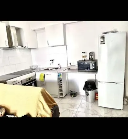 Apartment Studio 32m2 Avec Terrasse+parking Cannes